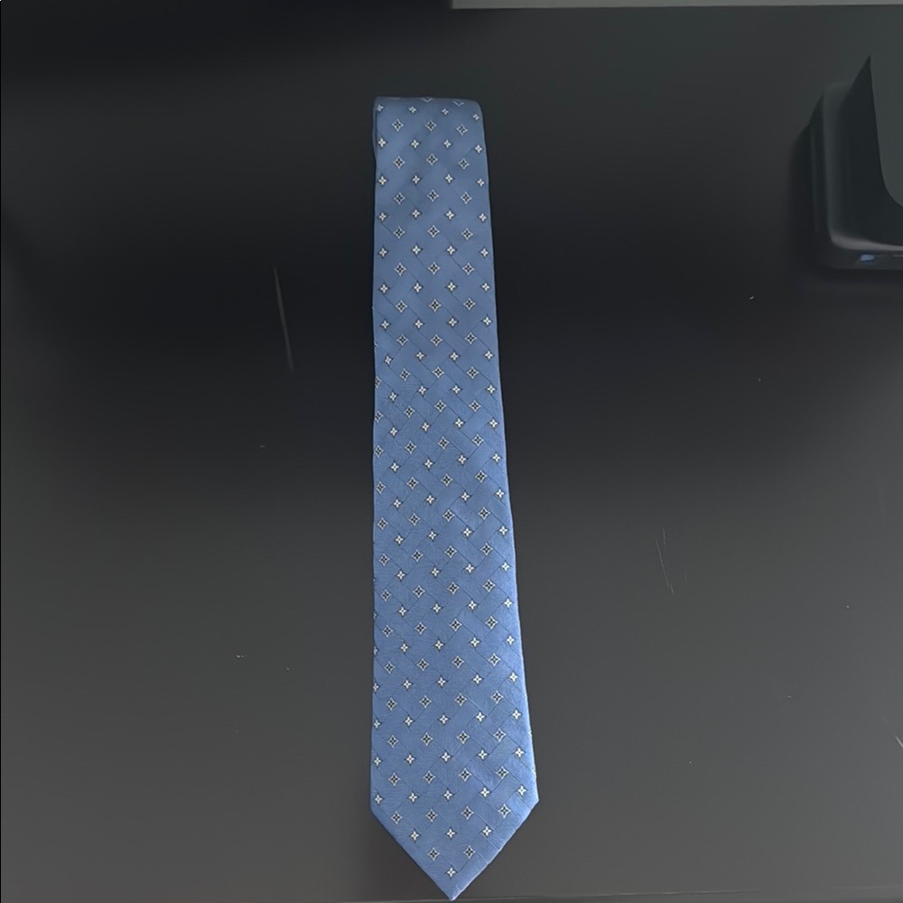 Louis Vuitton Blue Silk Tie with Subtle Pattern